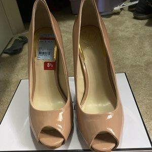 Guess beige Pump shoes